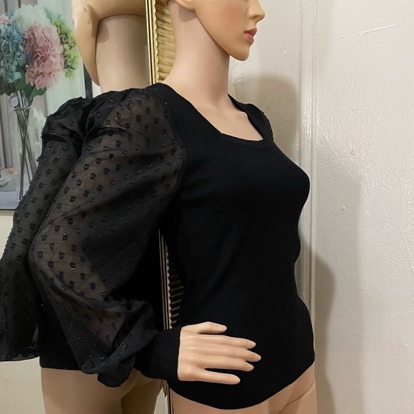 Carmen Marc Valvo Black Blouse with Sheer Sleeves - Picture 12 of 12